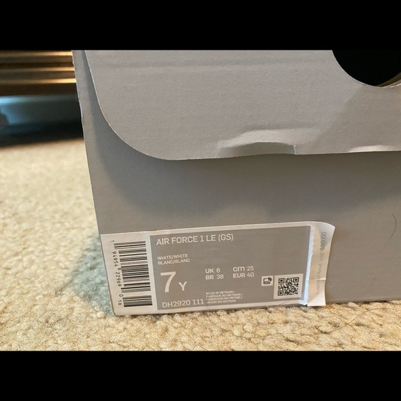 Nike Air Force 1’s Shoes - Picture 3 of 6